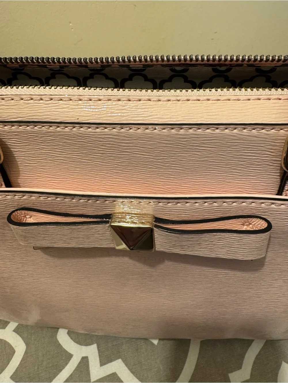 Kate Spade Beacon Court Jeanne Patent Satchel Bag - Blush Pink Bow (Like New)